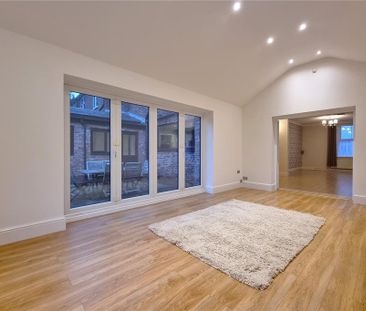 3 bedroom end of terrace house to rent - Photo 1