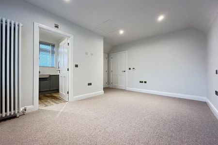 3 bedroom detached house to rent - Photo 3