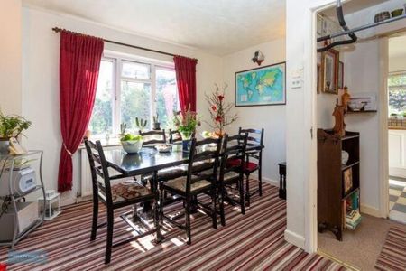 4 bedroom detached house to rent - Photo 3