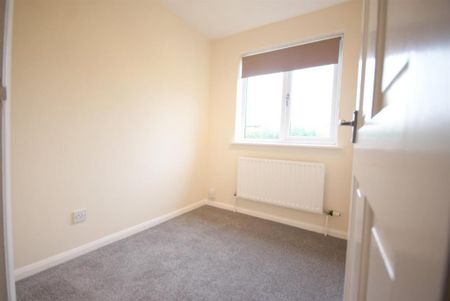 2 bedroom semi-detached house to rent - Photo 2