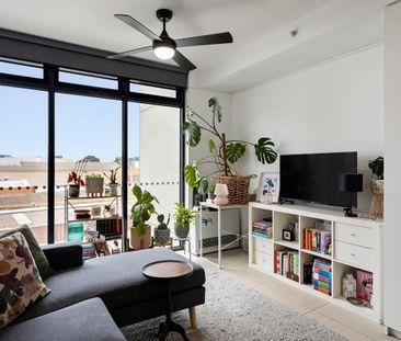 Spacious & Amazing Location - Photo 4