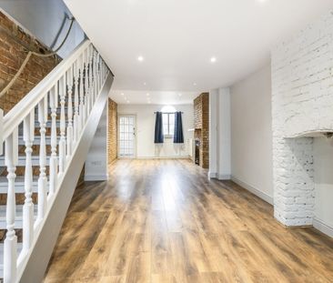 2 bedroom terraced house to rent - Photo 2