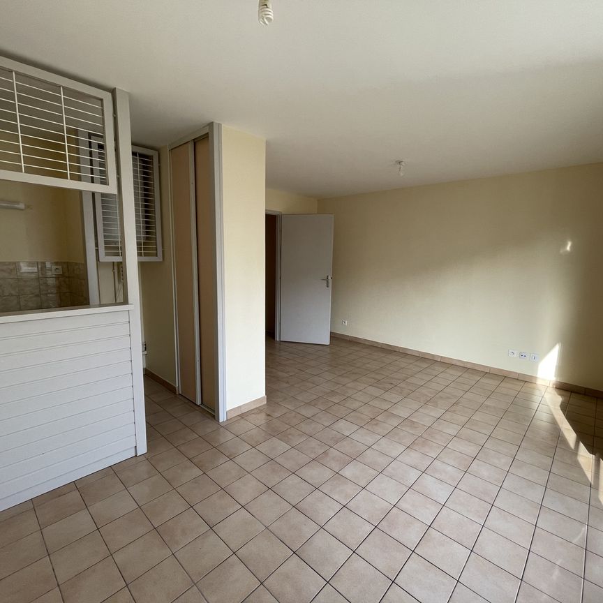 Location Appartement 1 pièce 26m² LA ROCHE SUR YON 85000 - Photo 1