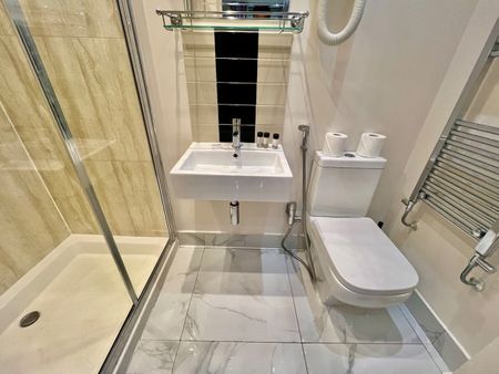 Studio Flat, Collingham Road, SW5 - Photo 5