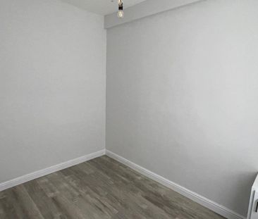 4 bedroom terraced house to rent - Photo 5