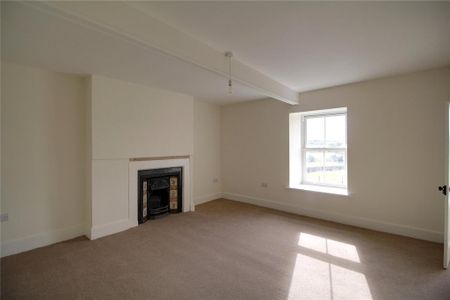 4 bedroom detached house to rent - Photo 2