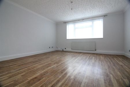 Eden Close, Slough - Photo 2
