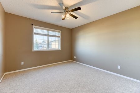 42 Royal Elm Way Northwest, Calgary - Photo 3