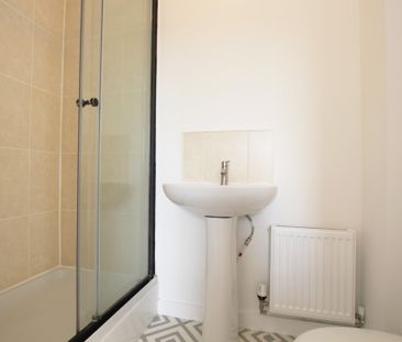 Springfield Gardens, Parkhead, Glasgow - Photo 1