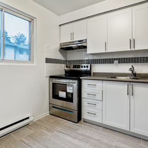 85 Henderson Avenue Townhomes - Photo 2