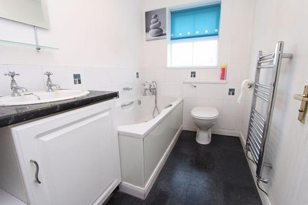 2 bedroom terraced house to rent - Photo 4