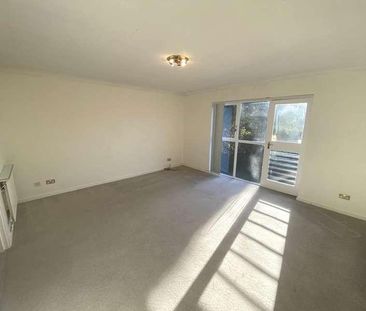 Broadhurst Avenue, Edgware, HA8 - Photo 4