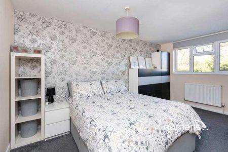 Whitley Road, Yateley, Hampshire, GU46 - Photo 5