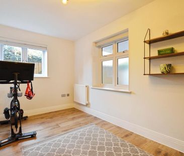 3 bedroom flat to rent - Photo 6