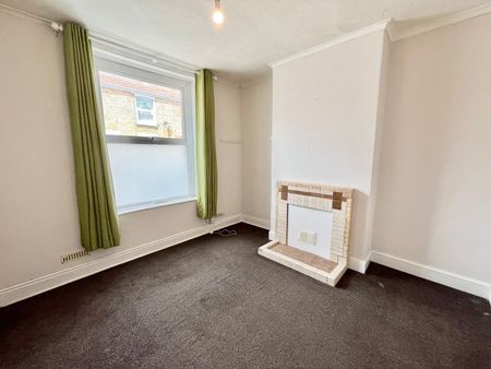 Eastbourne Gate, Taunton, Somerset - Photo 4
