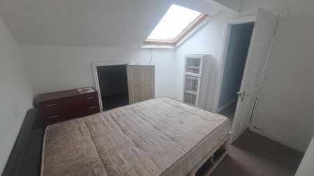 3 bedroom terraced house to rent - Photo 5