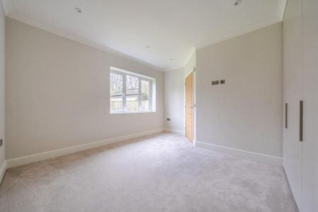 4 bedroom detached bungalow to rent - Photo 5