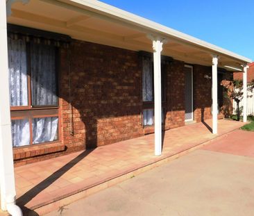 2/14 Wirilda Close, Wodonga, Vic 3690 - Photo 2