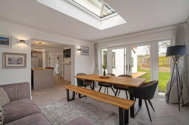 5 bedroom detached house to rent - Photo 1