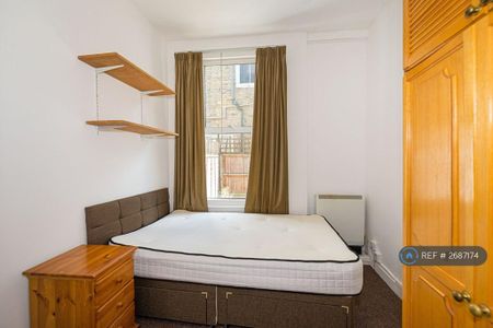 3 bedroom maisonette to rent - Photo 4