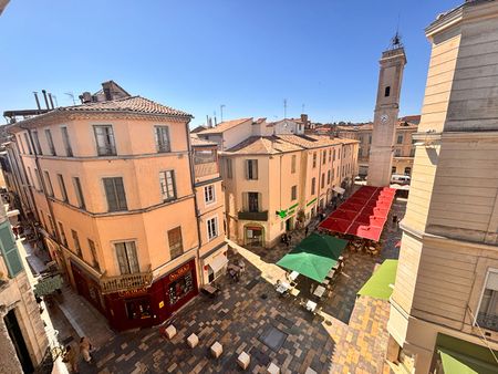 NIMES CENTRE ECUSSON- T2 BIS de 42.78 m2 ., - Photo 2