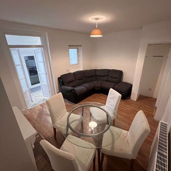 Room in a Shared House, Sidney Road, SE25 - Photo 1