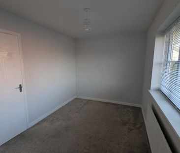 2 bedroom end of terrace house to rent - Photo 5