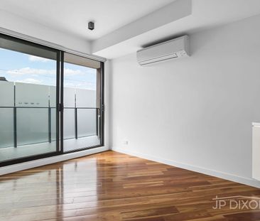 Perfectly Positioned, Stylish Living in the Heart of Highett - Photo 1