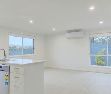 Stylish 4 Bedroom Home - Photo 3