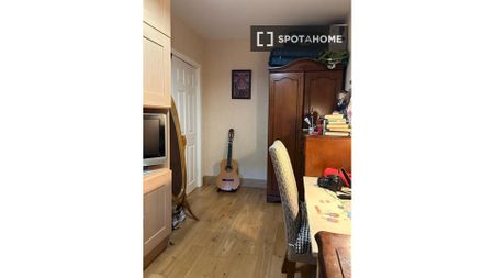 Cozy room in large shared apartment in Killiney, Dublin - Photo 2