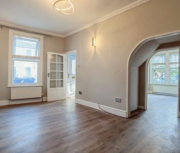 4 Bed End Terrace, Longhurst Road, SE13 - Photo 1