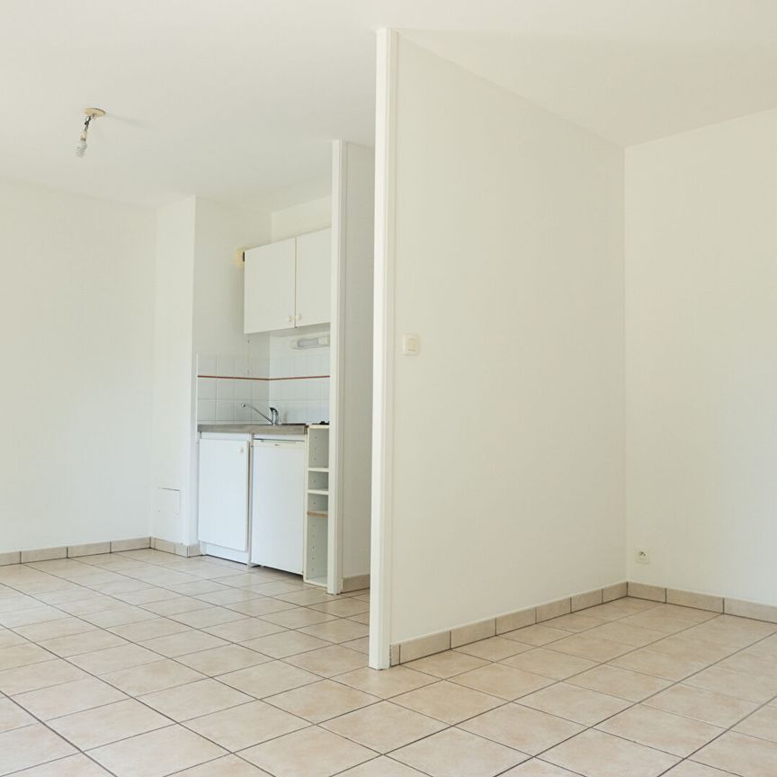 Rue des Acacias - Appartement situé au rez-de-chaussée - Photo 1