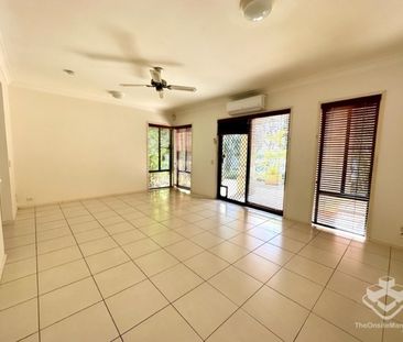 3 Bedroom Townhouse - Photo 2