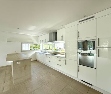 OTTIMA VILLA CON VISTA ECCEZIONALE (EV.ANCHE CASA VACANZA) - Foto 4