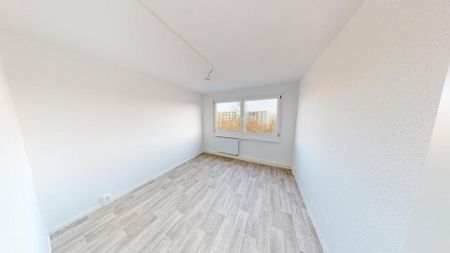 Lichterfüllte 4-Raum-Wohnung mit Einbauküche - Foto 5