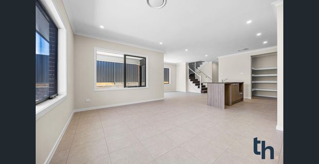 Immaculate Brand-New Family Home in Sought-After Cameron Grove Estate - Photo 1