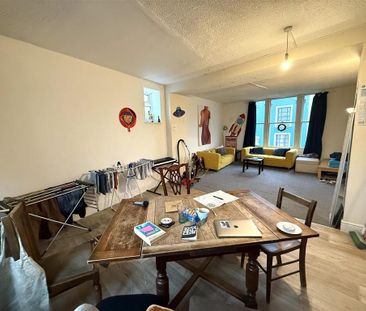 5 bedroom flat to rent - Photo 1