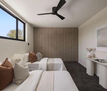 Luxury Family Duplex with Pool - Available Now! - Photo 3