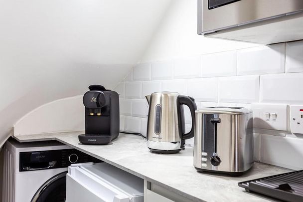 Studio to rent - Photo 1