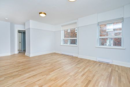 110 Oriole Parkway - Photo 5