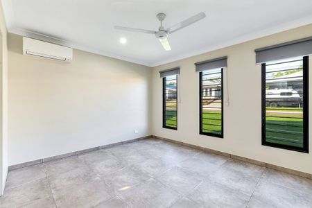 7 Stearman Court, Zuccoli - Photo 4