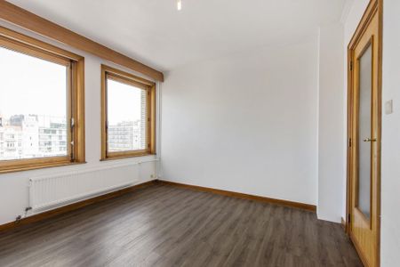 Ruim woonappartement in het stadscentrum met open zicht op het Mijnplein! - Photo 3