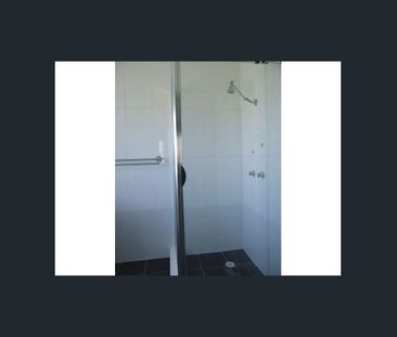 Charming 1-Bedroom Apartment in Greenslopes - Photo 4