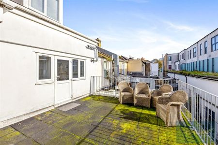 4 bedroom apartment to rent - Photo 3