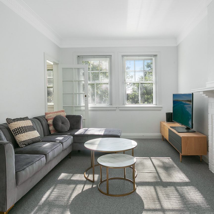 Sunlit Two Bedroom Apartment With Separate Study In The Heart Of Double Bay - Photo 1