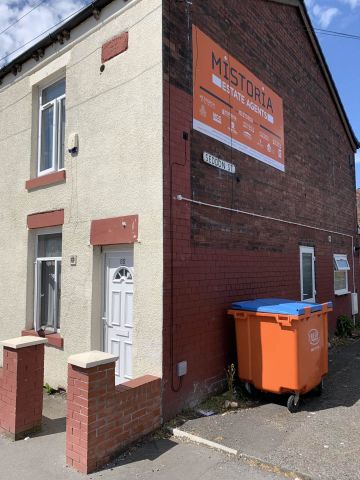 85 Cleggs Lane, Little Hulton - Photo 2