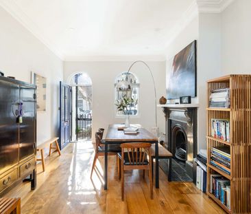 Immaculately renovated 3-level terrace in wide leafy setting - Photo 5