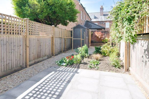 2 bedroom terraced house to rent - Photo 1