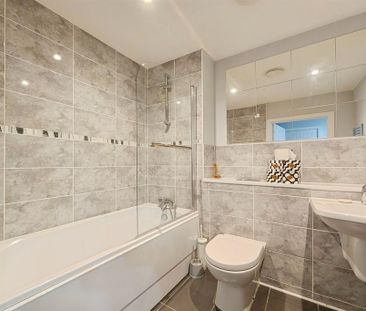 2 bedroom flat to rent - Photo 6