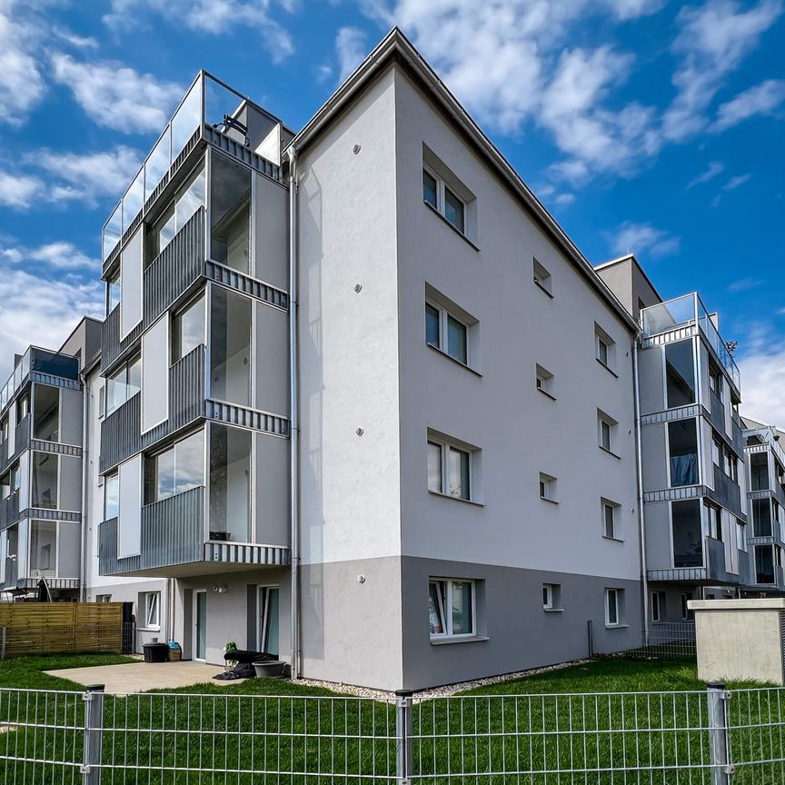 2-Zimmer-Wohnung mit Balkon im ersten Dachgeschoss - Photo 1